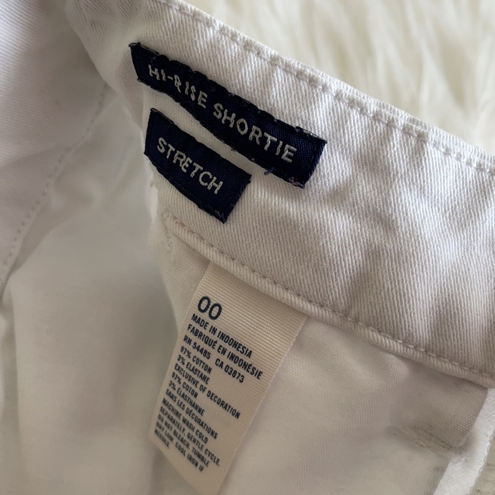 Shorts - Picture 3 of 5